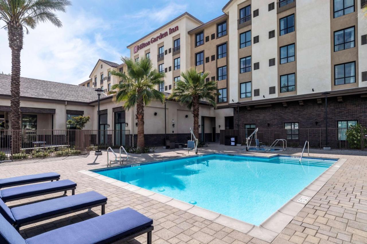 Hilton Garden Inn Pomona, Ca エクステリア 写真