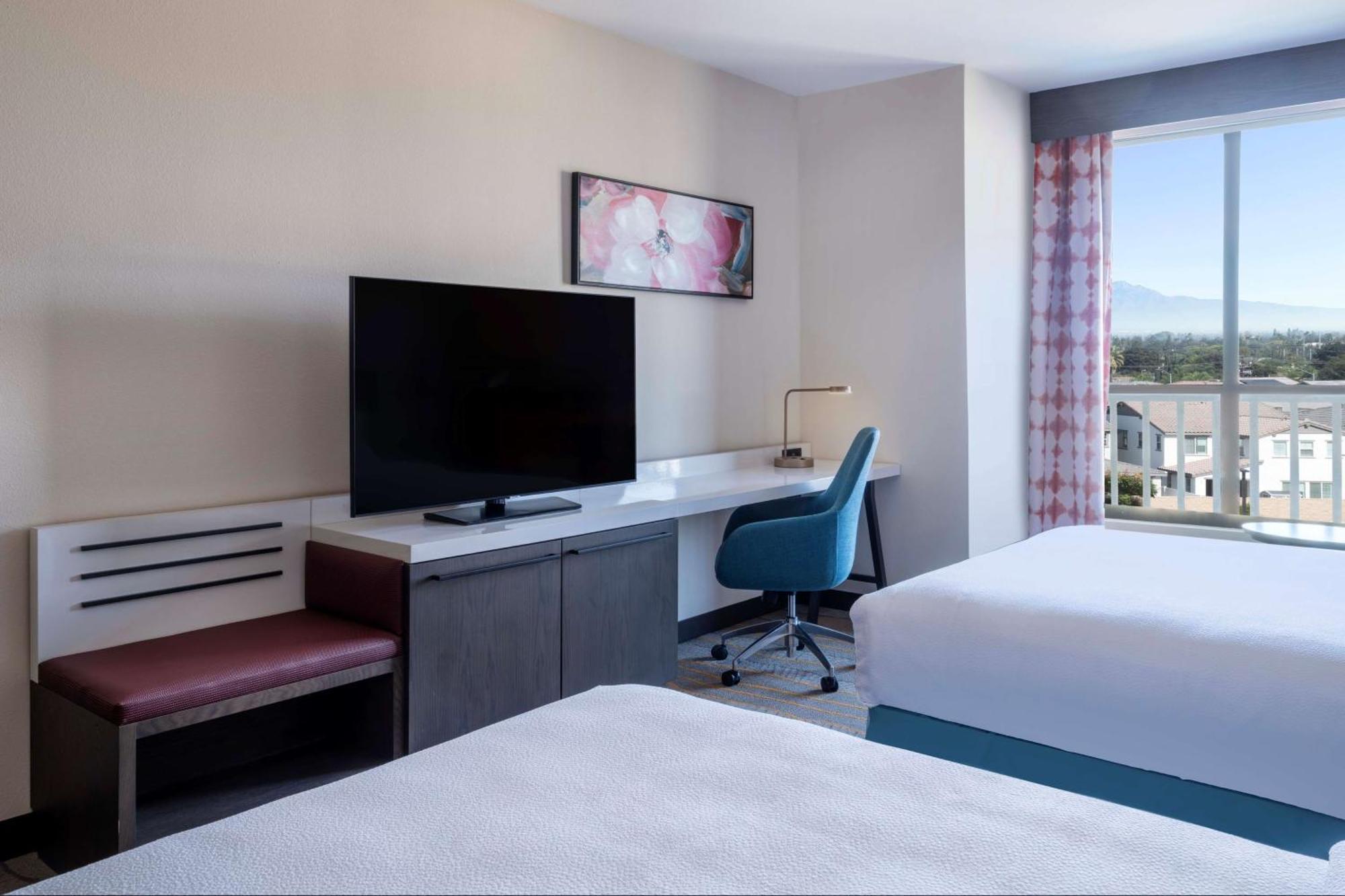 Hilton Garden Inn Pomona, Ca エクステリア 写真