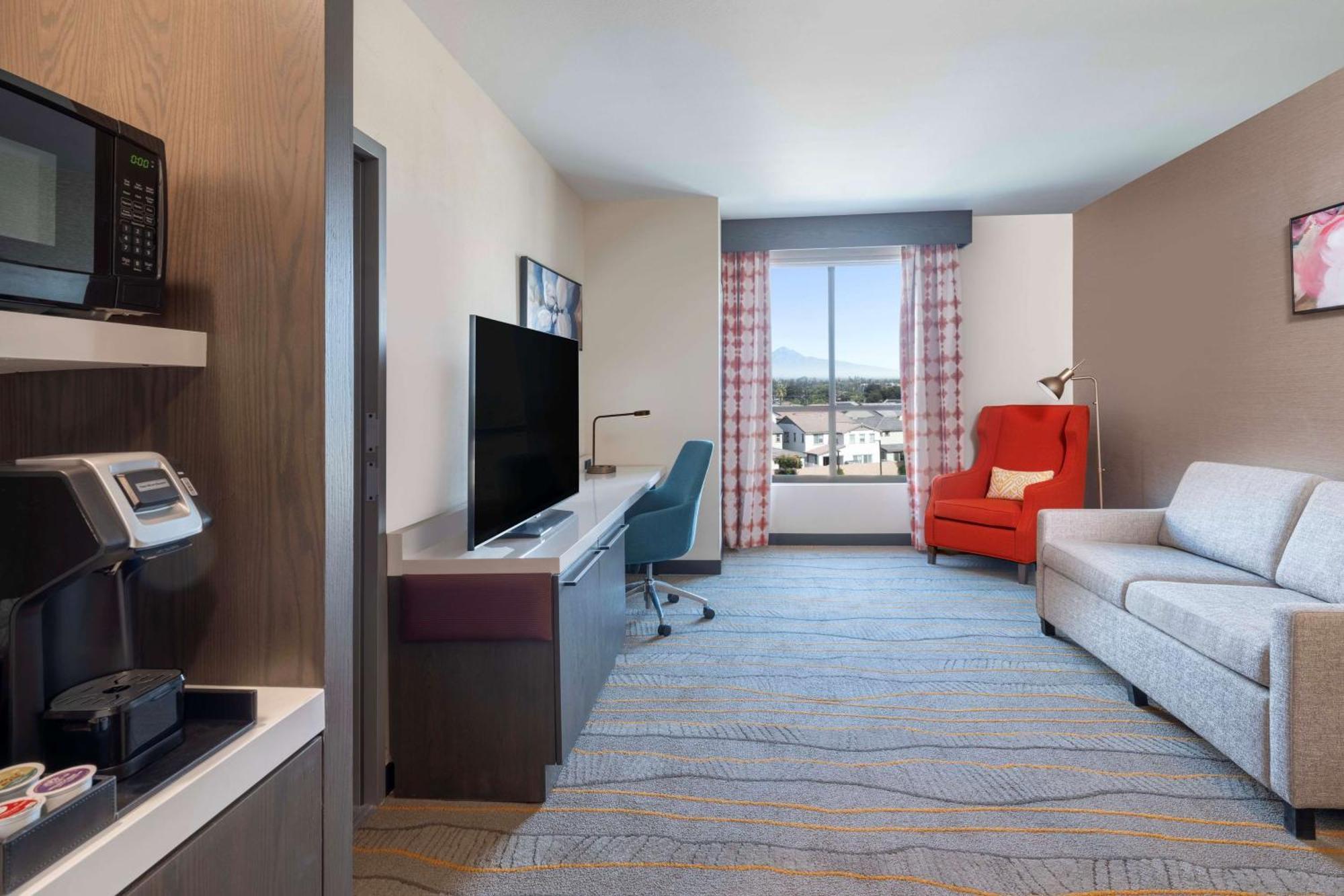 Hilton Garden Inn Pomona, Ca エクステリア 写真